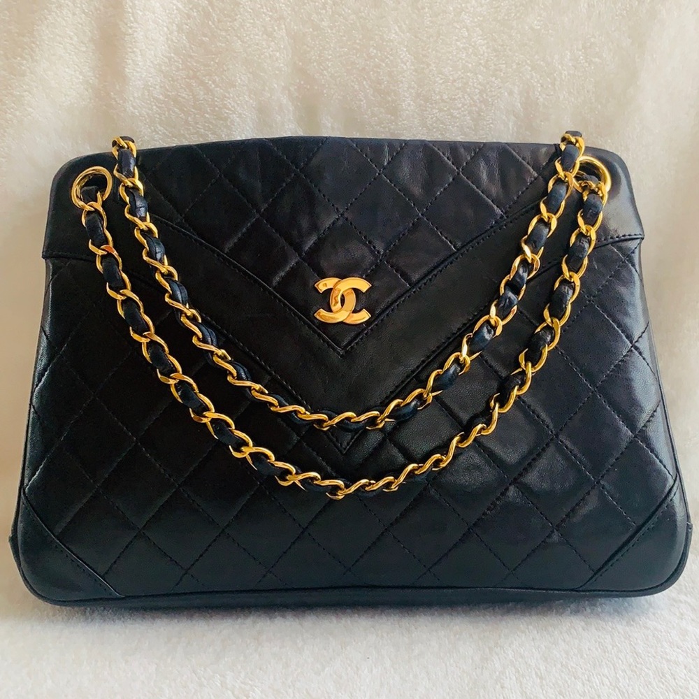 CHANEL 24k Gold CC Logo Lambskin Quilted Vintage Diamond Stitch Shoul
